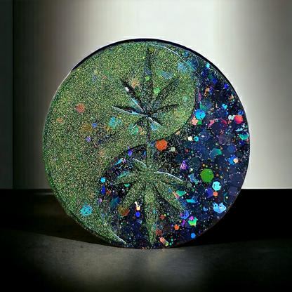 Cannabis Yin Yang Silicone Resin Mould - Keipach