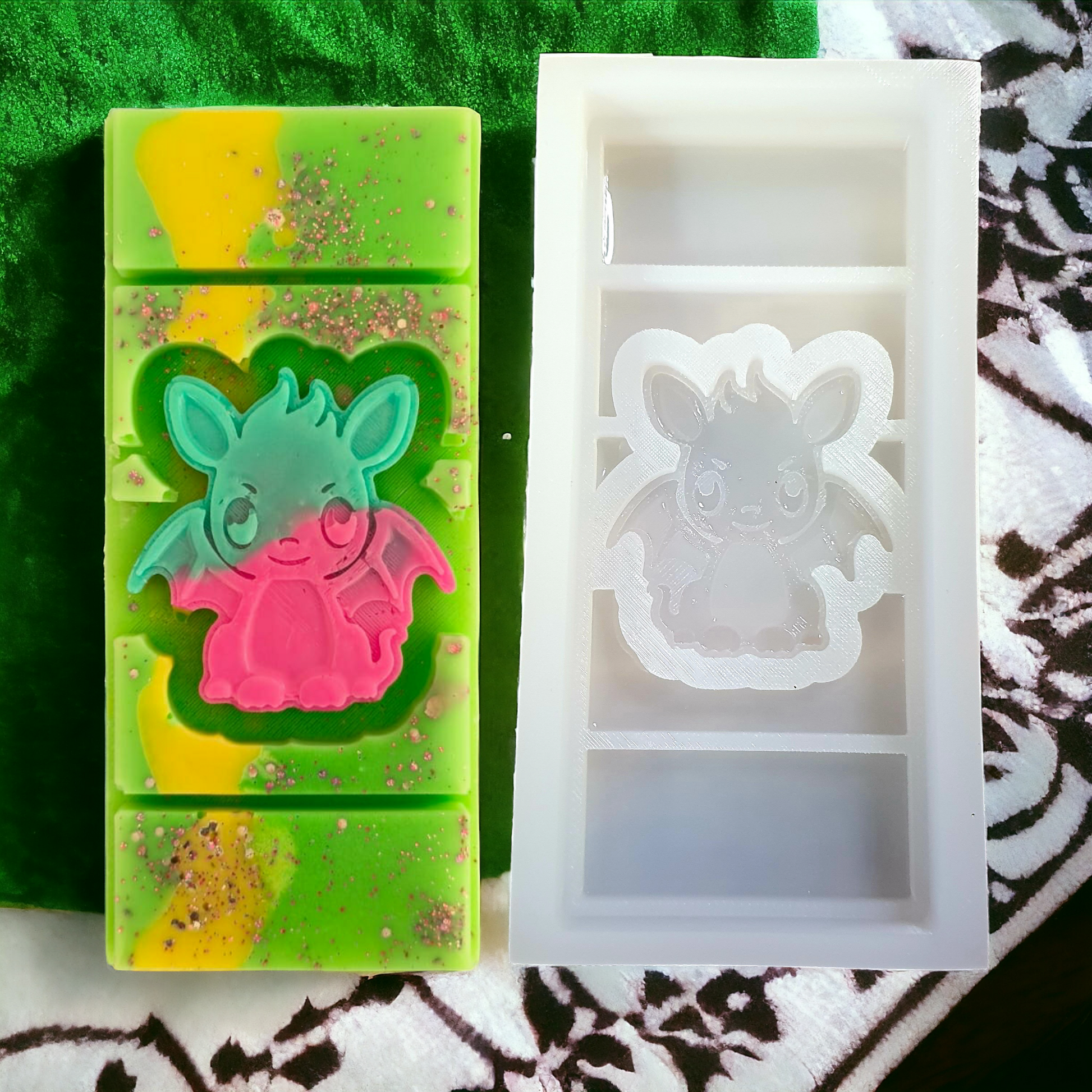 Baby Dragon Snap Bar Mould - Keipach